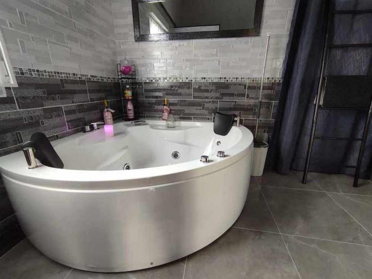 Le Cosy Occitan Chaleureuse Independante Baignoire Terrasse Jardin Vakantiehuis